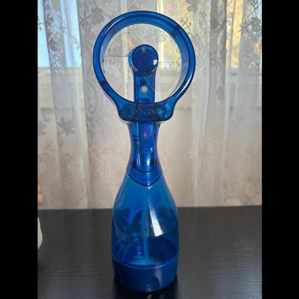 Yankee Mister Handheld Misting Fan - Blue - Picture 2 of 3